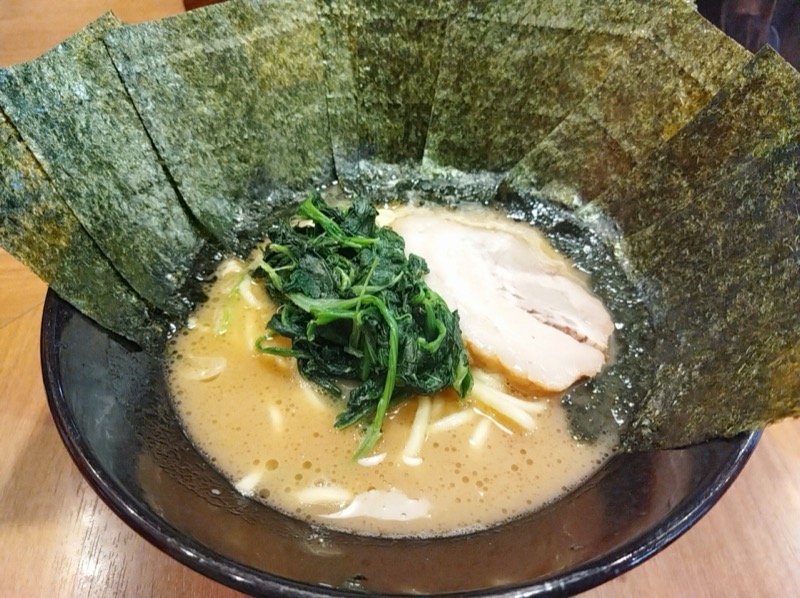 家系ラーメンとは