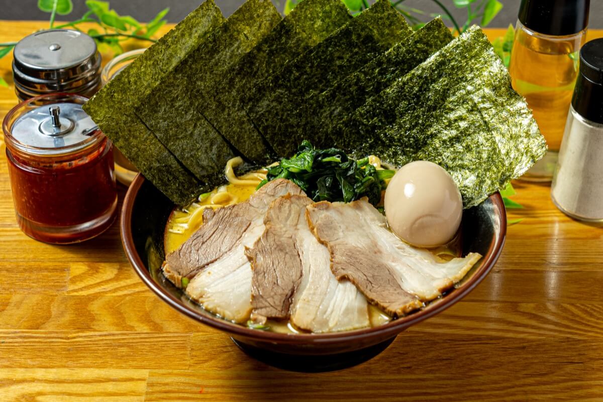 横浜家系ラーメンぎん家名古屋駅西口店のスペシャルラーメン