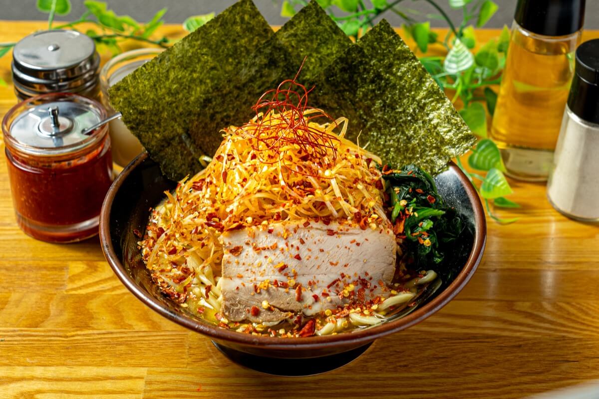 横浜家系ラーメンぎん家名古屋駅西口店の辛ネギラーメン